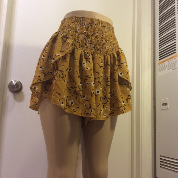 Boho Fun Mustard Floral Top and Shorts sz S - Picture 7 of 8